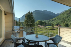 Deluxe Unit with Unbeatable Deck Views Telluride